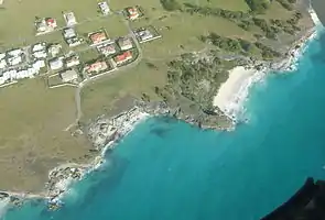 Note the inhospitable line of submerged rocks in Palmetto Bay. Pilot Paul Nugent.