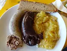 Siedwursts with sauerkraut