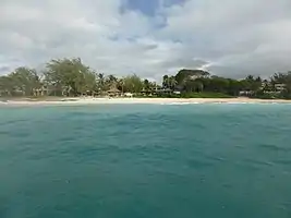 Sadly Silver Sands beach and hotel are still deserted in January 2014. The beach is suitable for mooring a boat and swimming to and from the Reef.